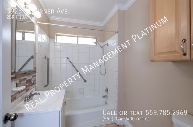 Building Photo - $1595 -Remodeled 2 Bedroom Home with Large...