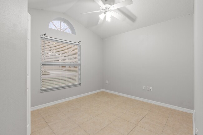 Foto del edificio - 2817 Moultrie Creek Dr