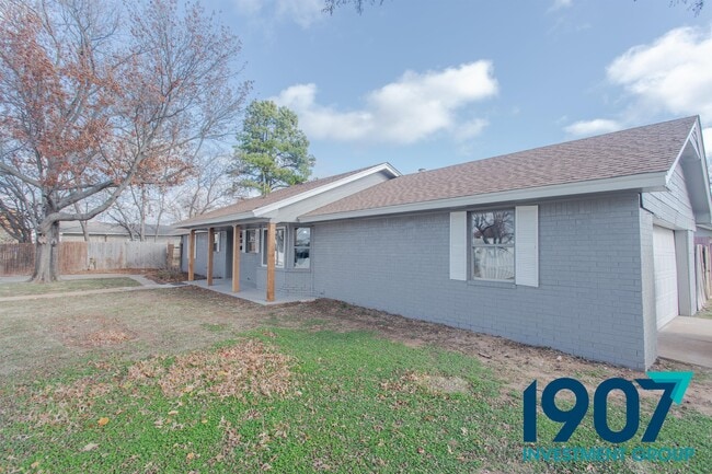 Building Photo - 211 Shiloh Dr