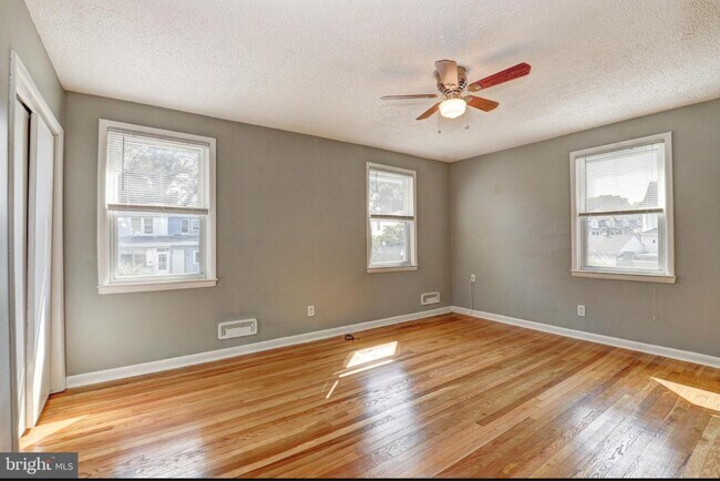 Foto del edificio - 4506 Furley Ave