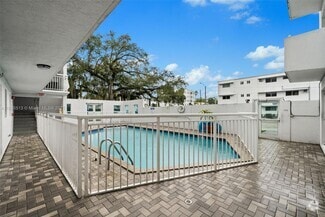 Building Photo - 3101 SW 27th Ave