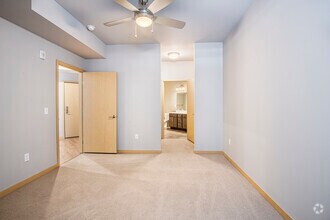 2BR, 2BA - 1065SF - Reserve at High Point