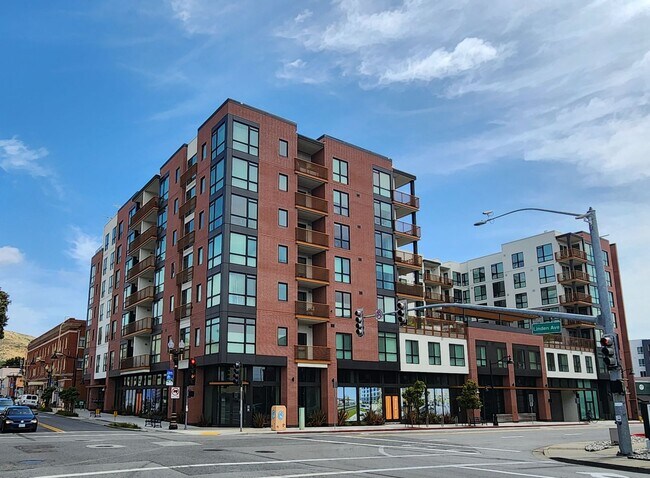 Foto del edificio - Luxury 2 bedroom 2 bath condo home in cent...