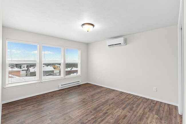 8403NPhoebeCt-5 - Residences at Indian Trail