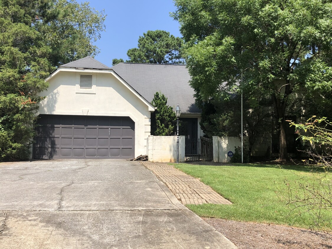 Photo - 661 Longbow Ct (Stone Mountain, GA)