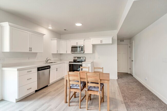 Brand new kitchen - 4763 E Silver Ridge Rd
