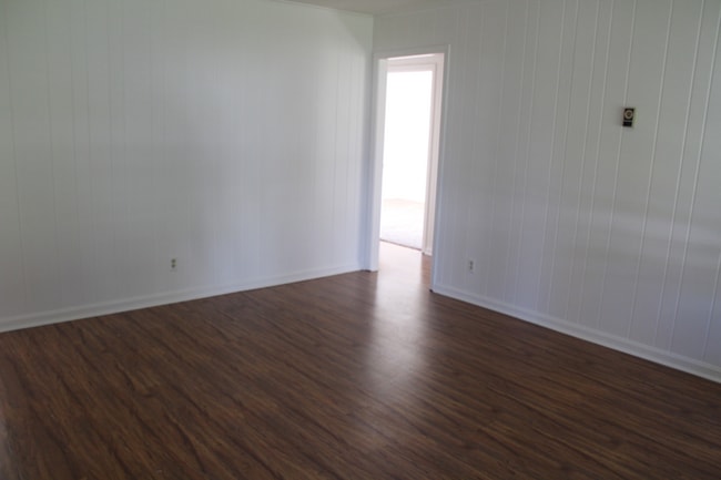 Building Photo - 602 Stuart Dr