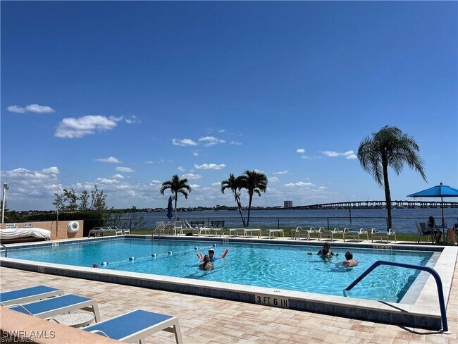 Foto del edificio - 4280 SE 20th Pl