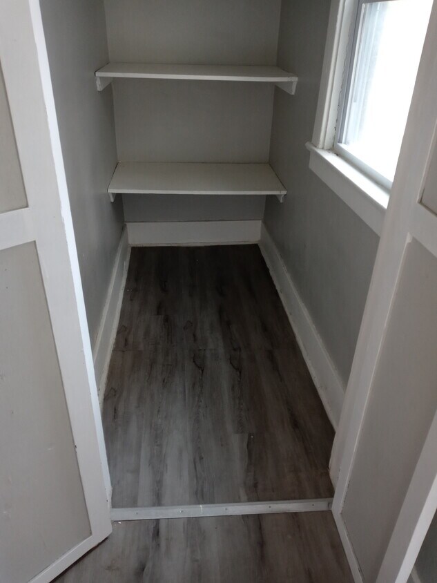 Building Photo - Studio Unit for Rent