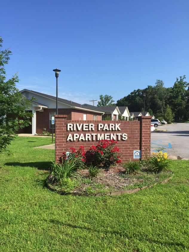 Primary Photo - River Park Apartments