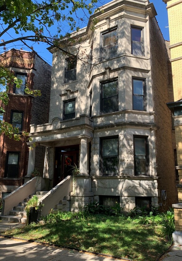 Primary Photo - 1310 W Cornelia Ave