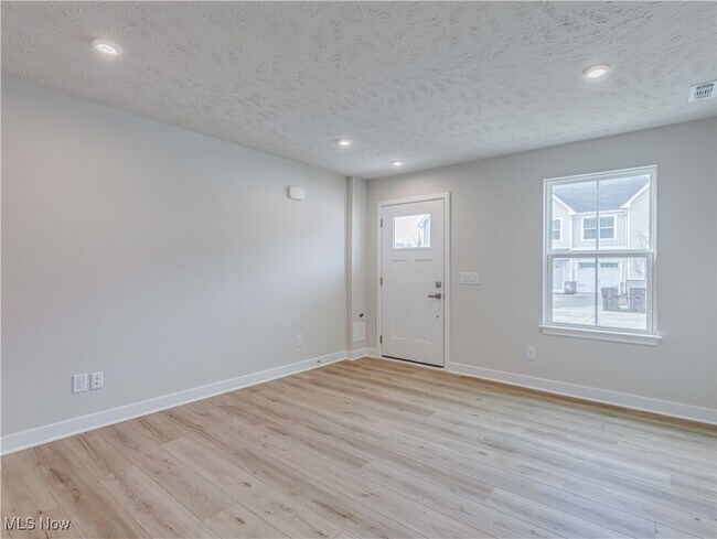 Building Photo - 1845 Shank Dr