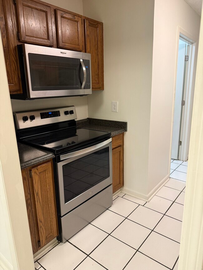 Building Photo - 4067 Coopers Hill Dr SE
