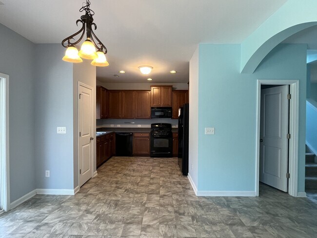 Foto del edificio - 292 Mayfield Dr