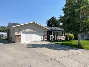 Building Photo - 2409 Briarcliff Ave