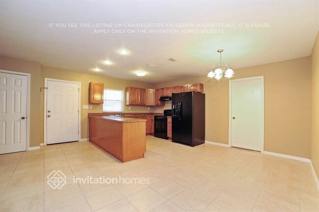 Building Photo - 6418 Amundson St