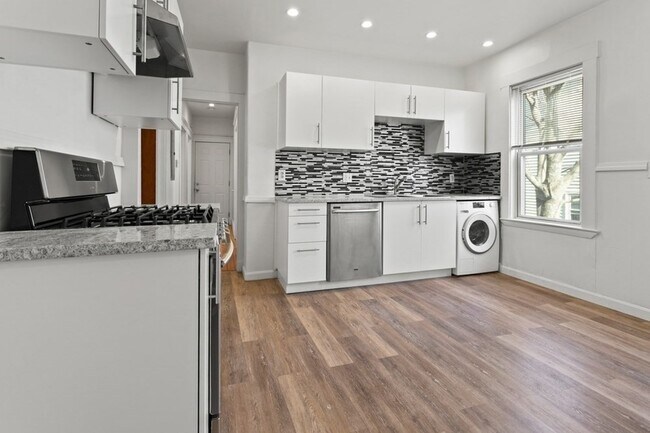 Building Photo - 87 Bailey St