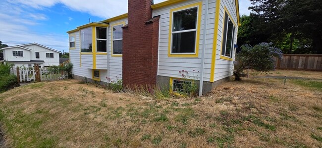 Building Photo - 4559 12th Ave S
