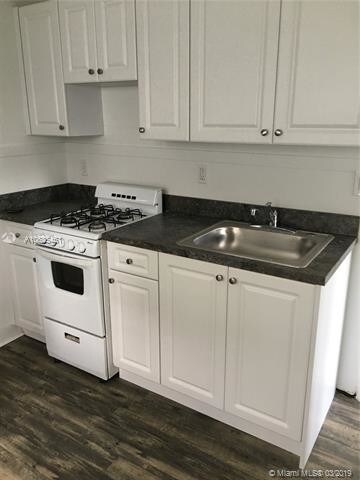Foto del edificio - 229 NE 56th St