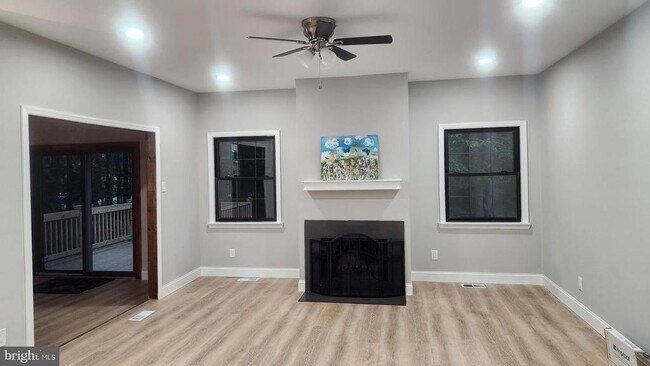 Foto del edificio - 4 Meadowside Ct
