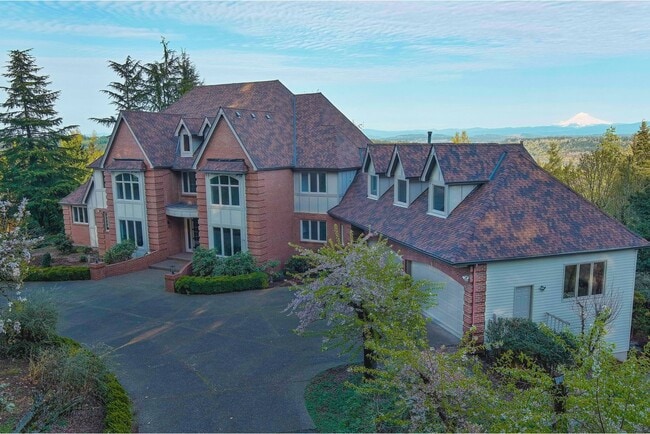 Building Photo - Pete’s Mountain Estate with Mountain Views