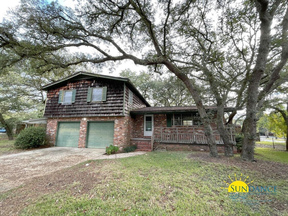 Foto principal - 3 Bedroom 2 Bathroom Home in Kenwood Subdi...