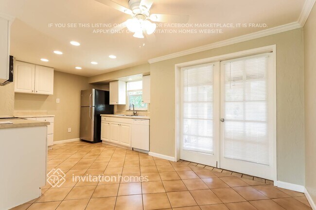 Foto del edificio - 4947 Live Oak Dr