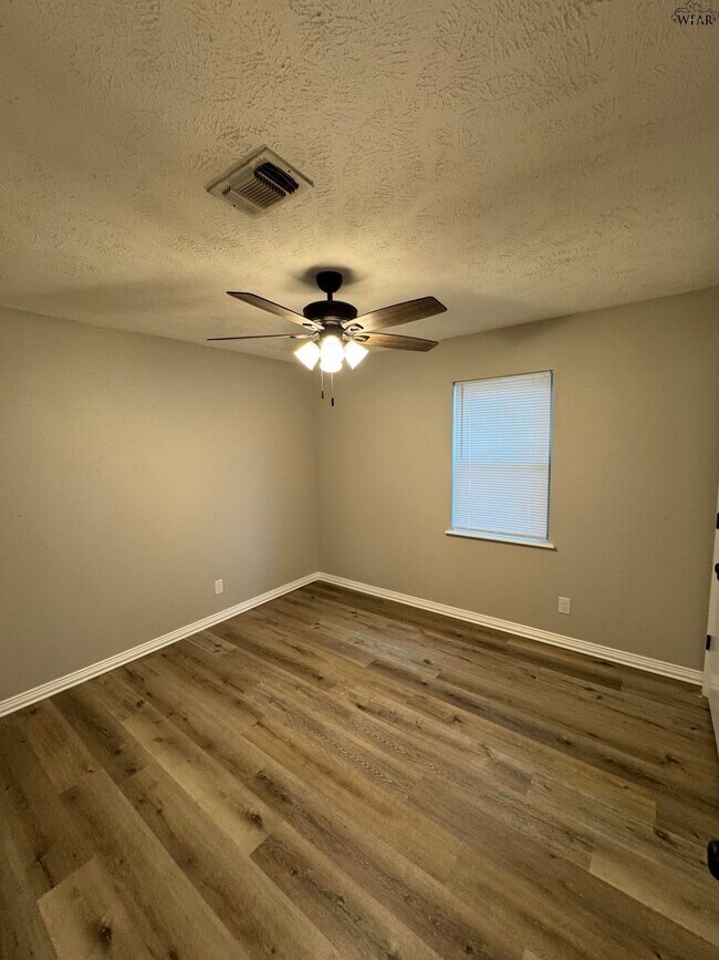Foto del edificio - 1402 Hunt St