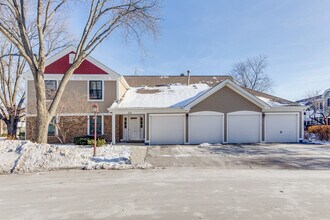 Building Photo - 321 Maplewood Ct