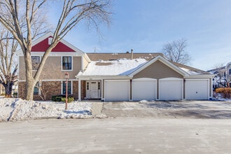 Building Photo - 321 Maplewood Ct