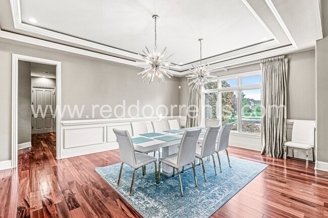 Building Photo - Stunning Executive Home in Carmel