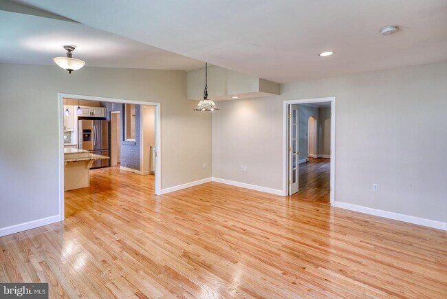 Foto del edificio - 6912 Oakridge Ave