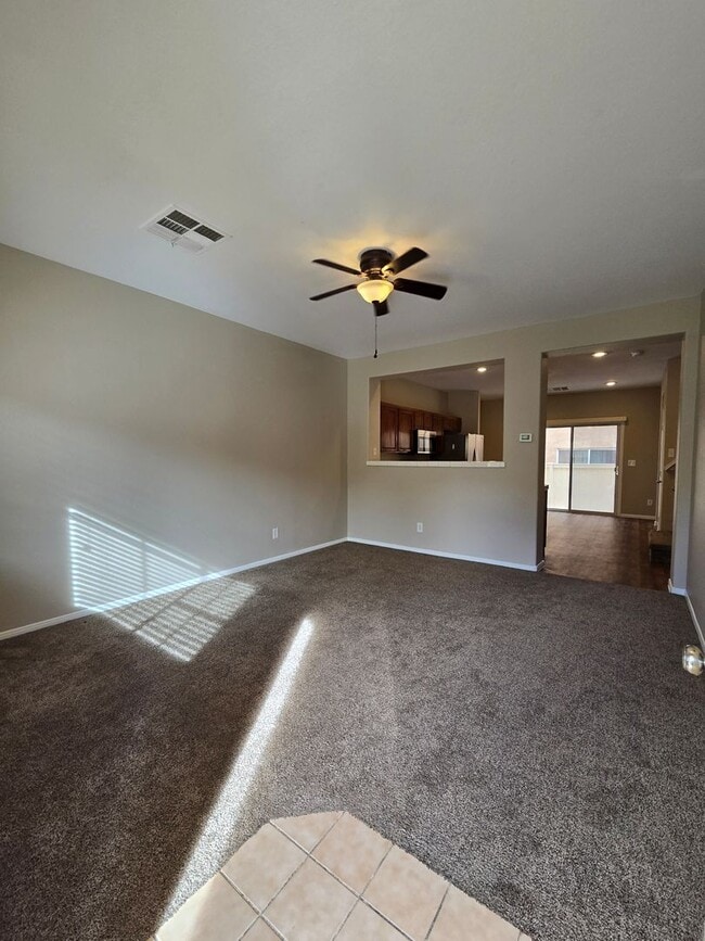 Building Photo - A Stunning 3 Bedroom Home in Henderson