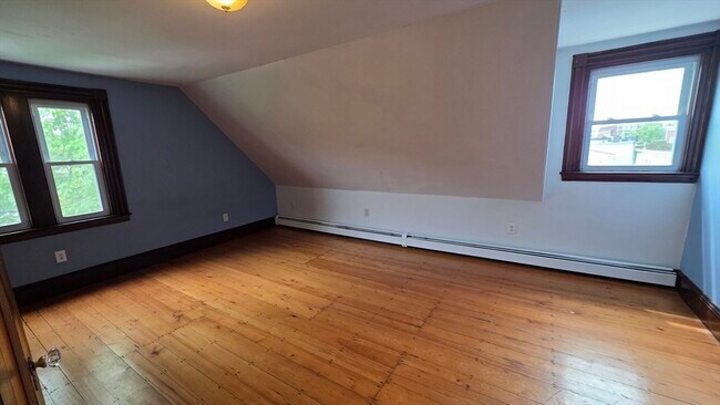 Foto del edificio - 547 Talbot Ave