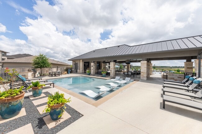 Building Photo - Hawthorne at Blanco Riverwalk