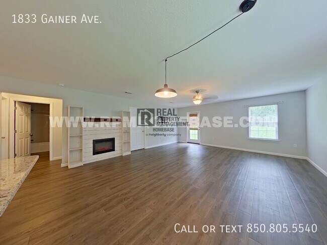 Foto del edificio - 1833 Gainer Ave