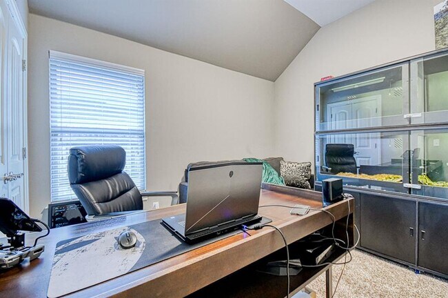 Foto del edificio - 2204 Alameda Park Dr