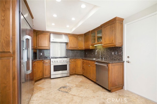 Foto del edificio - 24291 Hillview Dr