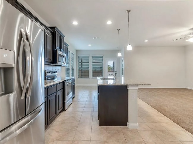 Building Photo - 4820 Bronzeleaf Ln