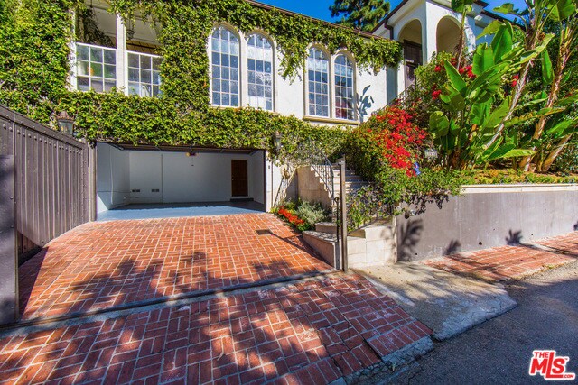 Foto del edificio - 2806 Nichols Canyon Rd