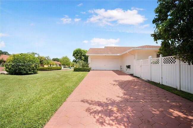 Building Photo - 13945 SW 107th Ct