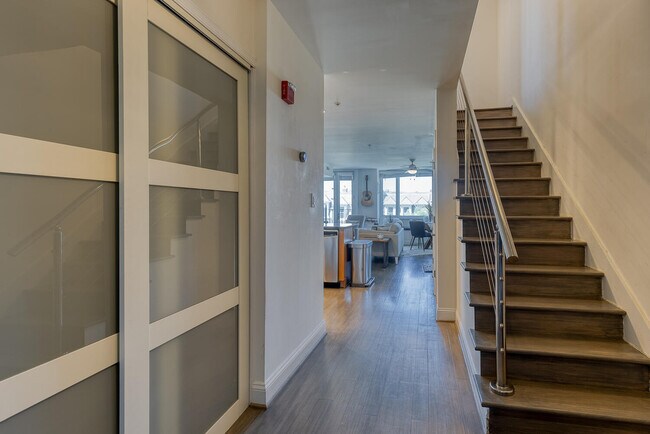 Foto del edificio - 2713 Ontario Rd NW