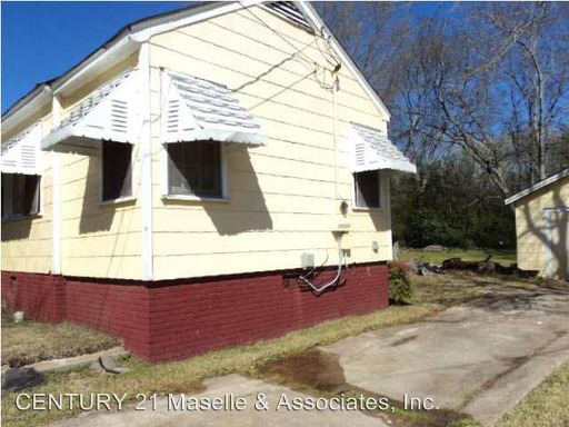 Building Photo - 1840 Kenmore Dr