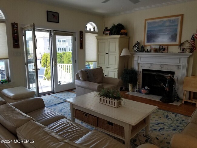 Foto del edificio - 1877 Compass Ct