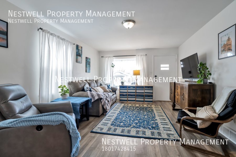 Primary Photo - Charming 4-bed Single family home