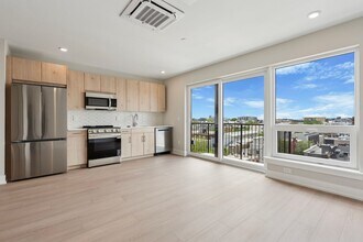 Interior Photo - The Lyle on Broad