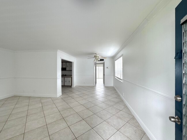 Building Photo - 80 Normandy Ln
