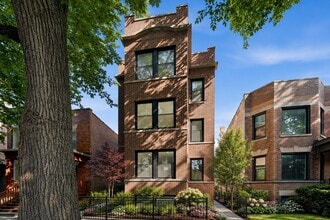 Building Photo - 2442 W Wilson Ave