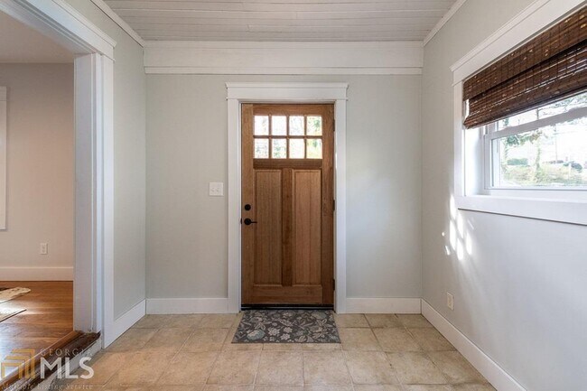 Building Photo - 1556 Braeburn Dr SE
