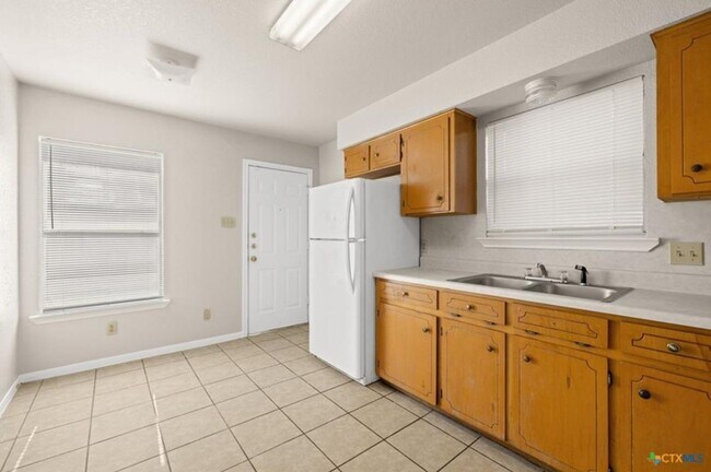 Building Photo - 1007 York Ave